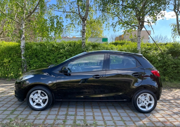 Mazda 2 cena 16900 przebieg: 101000, rok produkcji 2009 z Janów Lubelski małe 742